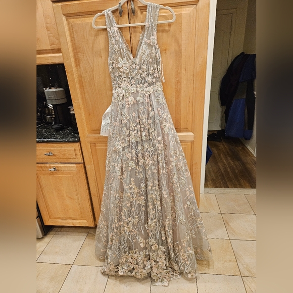 Mac Duggal A20131 Beaded Floral Dress NWT Size 2 - Picture 10 of 12